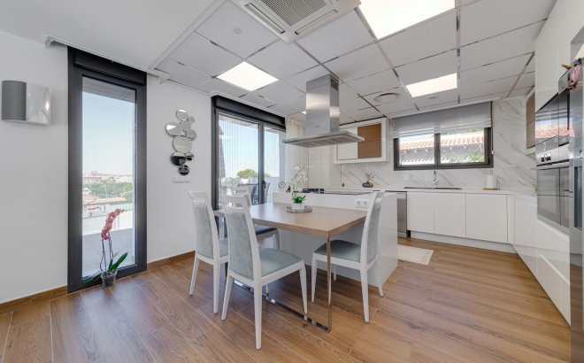 Revente - Villa -
Torrevieja - Los Balcones