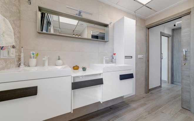 Revente - Villa -
Torrevieja - Los Balcones