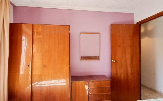 Revente - Penthouse -
Torrevieja - Playa De Los Naufragos