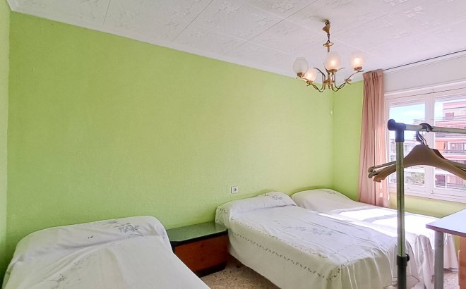 Revente - Penthouse -
Torrevieja - Playa De Los Naufragos