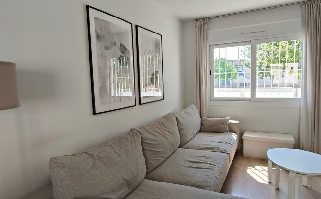 Resale - Villa -
Torrevieja - Costa Blanca