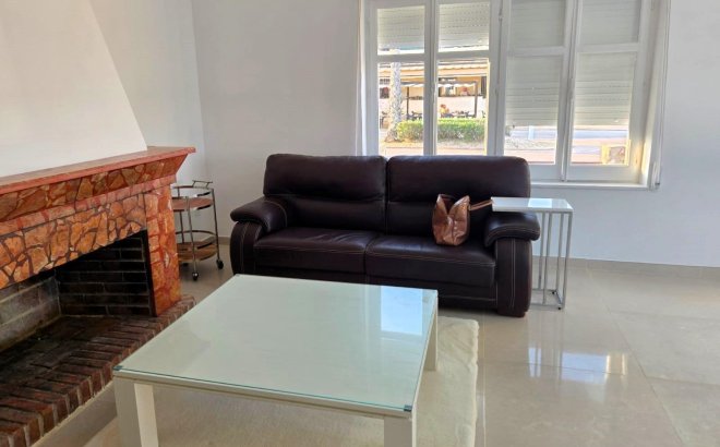 Herverkoop - Town House -
Torrevieja - La Mata