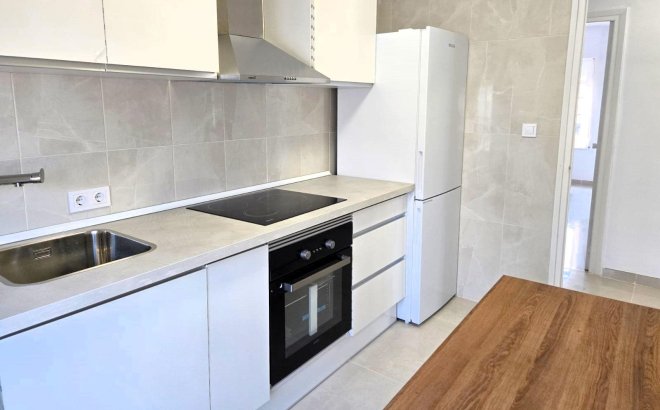 Herverkoop - Town House -
Torrevieja - La Mata