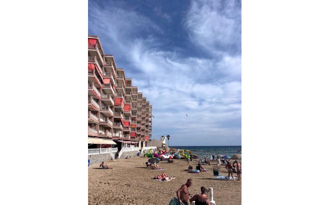 Revente - Appartement -
Torrevieja - Playa de los Locos
