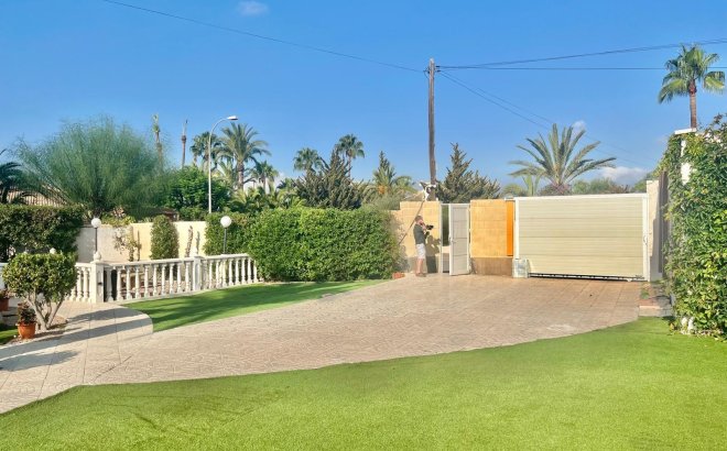 Resale - Villa -
Torrevieja - San Luis