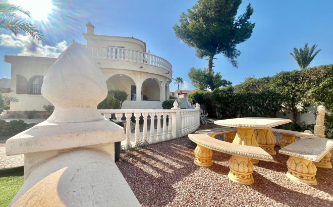 Resale - Villa -
Torrevieja - San Luis