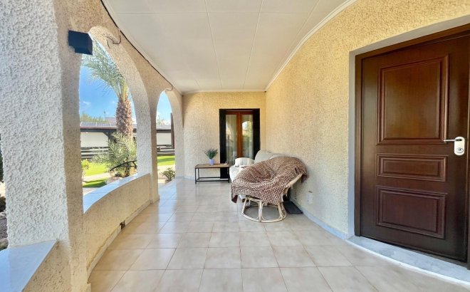 Resale - Villa -
Torrevieja - San Luis