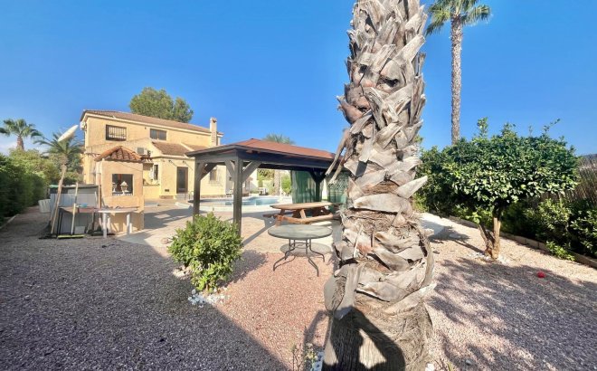 Resale - Villa -
Torrevieja - San Luis