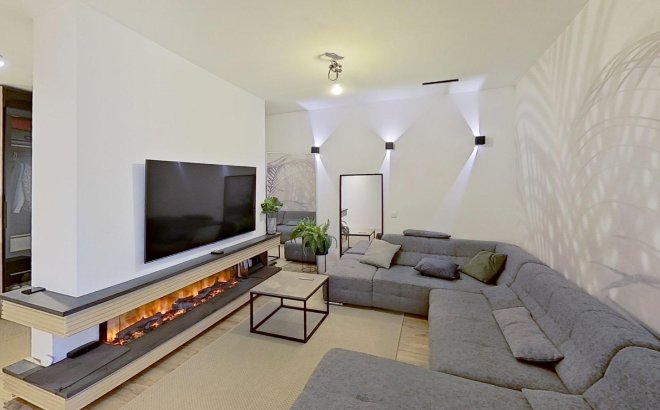 Resale - Villa -
Torrevieja - San Luis