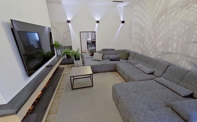 Resale - Villa -
Torrevieja - San Luis