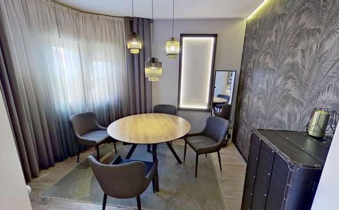 Resale - Villa -
Torrevieja - San Luis