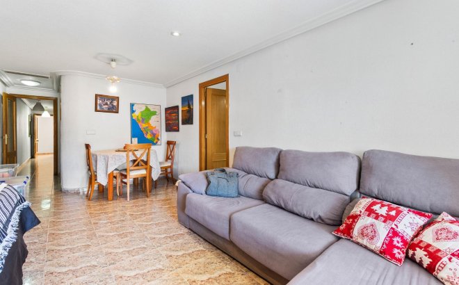 Revente - Appartement -
Torrevieja - Centro