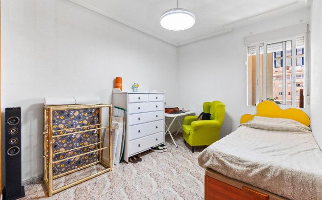 Revente - Appartement -
Torrevieja - Centro