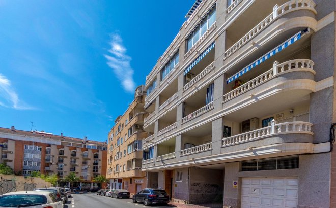 Revente - Appartement -
Torrevieja - Centro