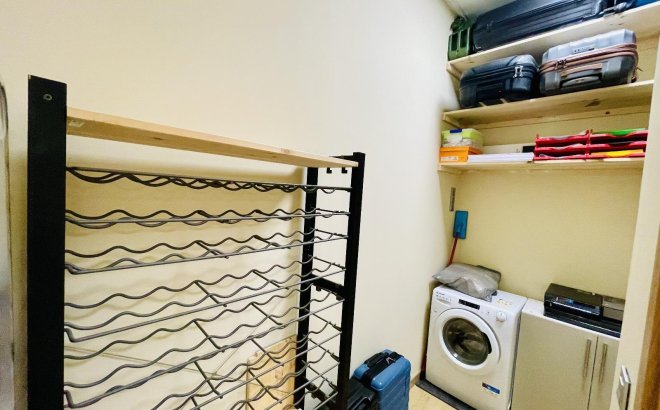 Resale - Commercial -
Torrevieja - Centro