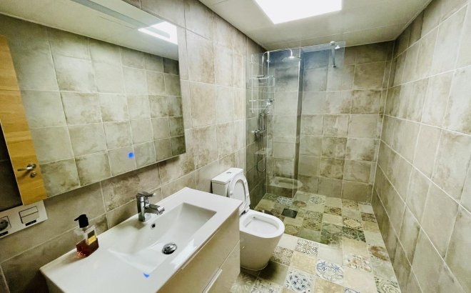 Resale - Commercial -
Torrevieja - Centro