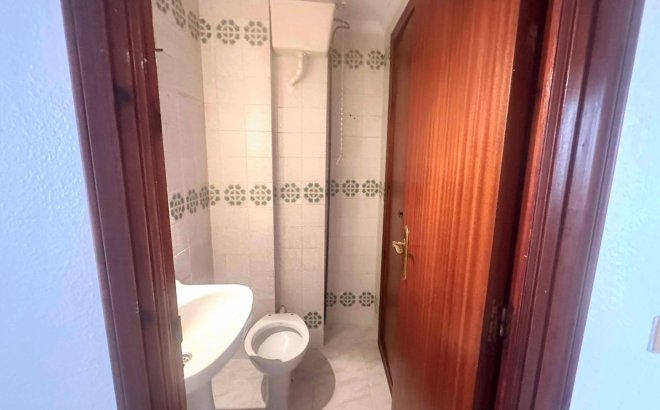Revente - Appartement -
Torrevieja - Estacion De Autobuses