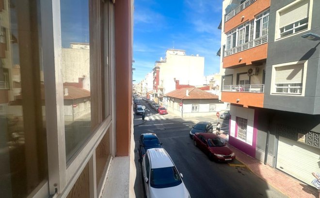 Revente - Appartement -
Torrevieja - Estacion De Autobuses