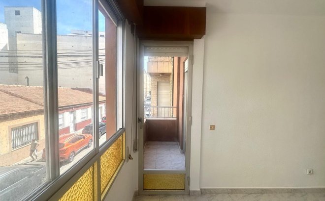 Revente - Appartement -
Torrevieja - Estacion De Autobuses