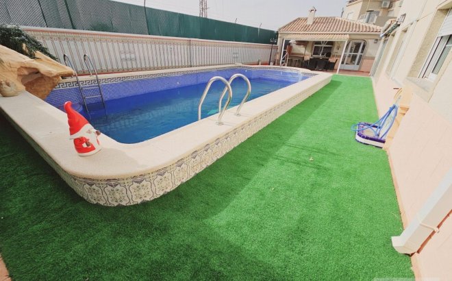 Revente - Villa -
Torrevieja - La Siesta - El Salado - Torreta