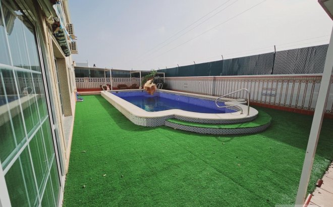 Revente - Villa -
Torrevieja - La Siesta - El Salado - Torreta