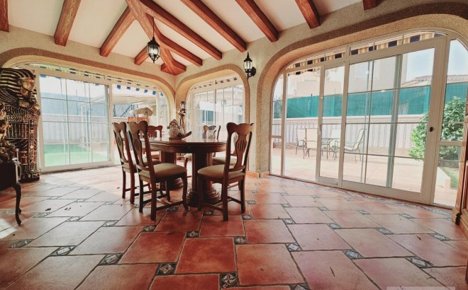 Revente - Villa -
Torrevieja - La Siesta - El Salado - Torreta