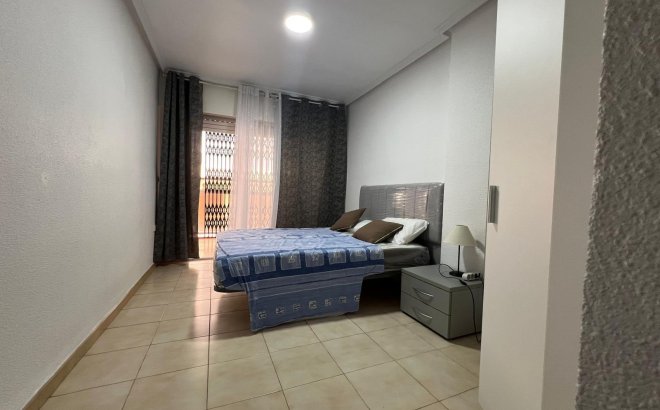 Resale - Apartment -
Torrevieja - Playa del Cura