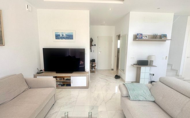 Resale - Villa -
Torrevieja - Miramar - Torre Del Moro
