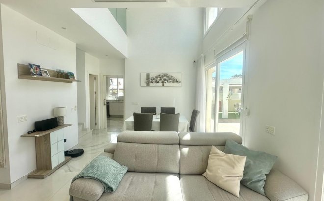 Resale - Villa -
Torrevieja - Miramar - Torre Del Moro