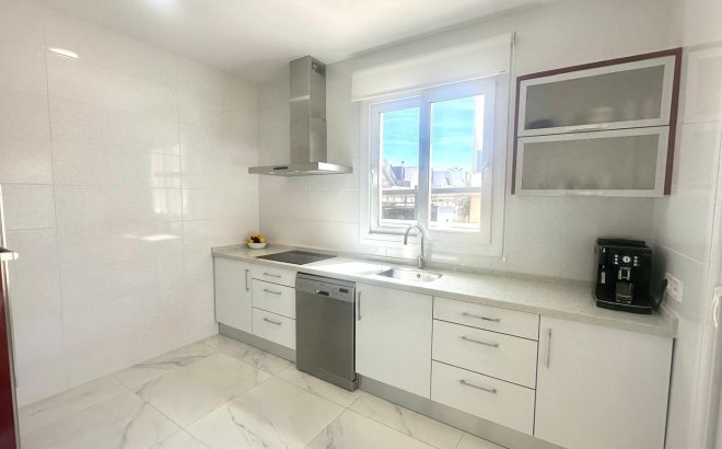 Resale - Villa -
Torrevieja - Miramar - Torre Del Moro