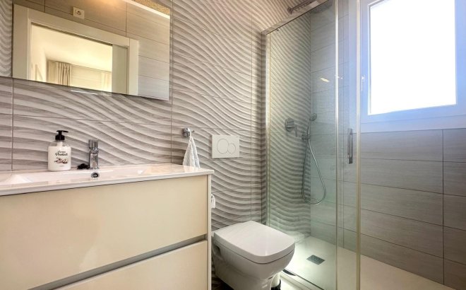 Resale - Villa -
Torrevieja - Miramar - Torre Del Moro