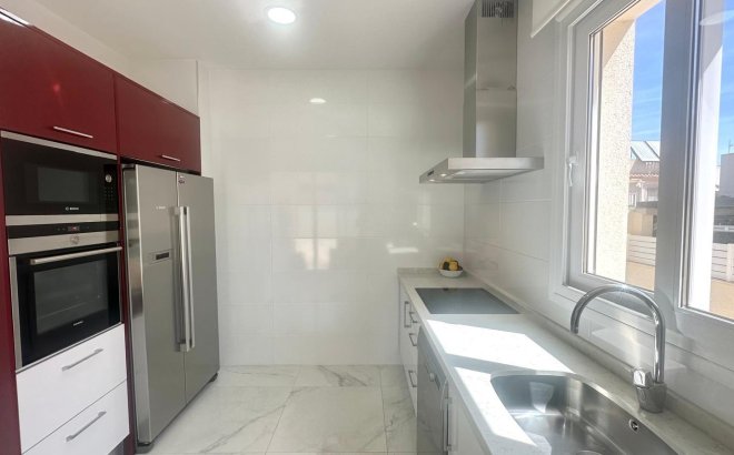 Resale - Villa -
Torrevieja - Miramar - Torre Del Moro