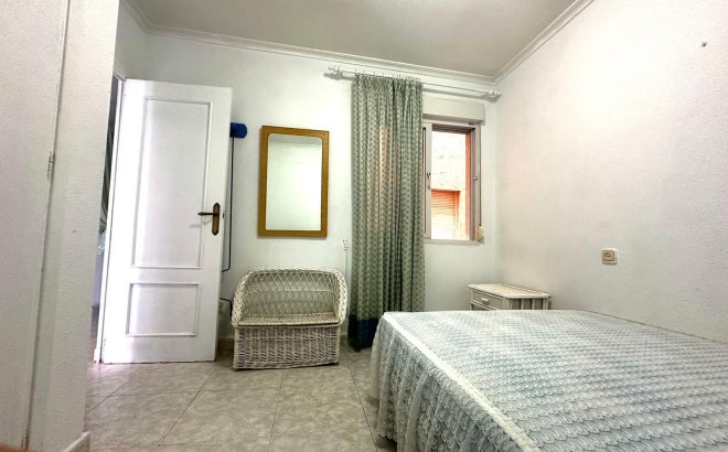 Herverkoop - Appartement -
Torrevieja - Centro