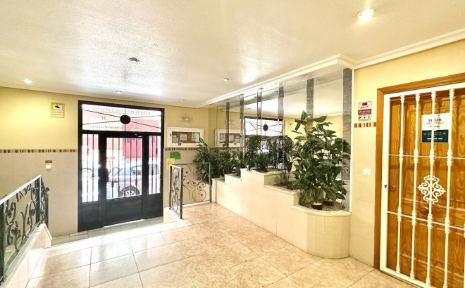 Herverkoop - Appartement -
Torrevieja - Centro
