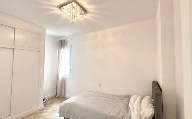 Herverkoop - Appartement -
Torrevieja - Centro