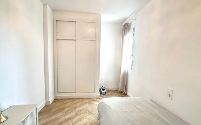 Herverkoop - Appartement -
Torrevieja - Centro