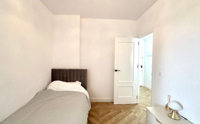 Herverkoop - Appartement -
Torrevieja - Centro