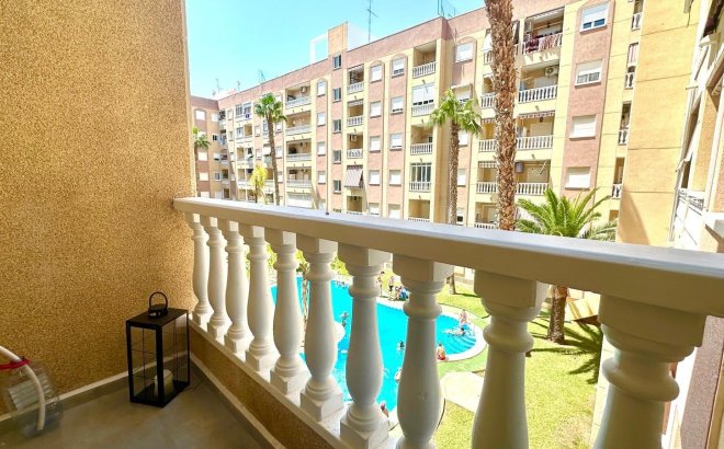 Herverkoop - Appartement -
Torrevieja - Centro