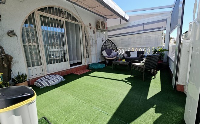 Resale - Bungalow -
Torrevieja - La Siesta - El Salado - Torreta