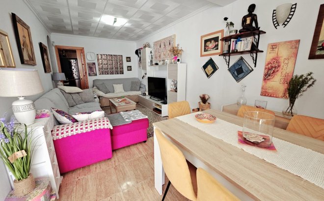 Resale - Bungalow -
Torrevieja - La Siesta - El Salado - Torreta