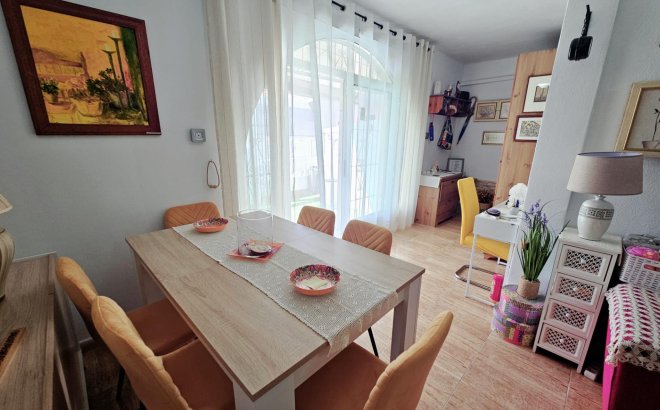 Resale - Bungalow -
Torrevieja - La Siesta - El Salado - Torreta