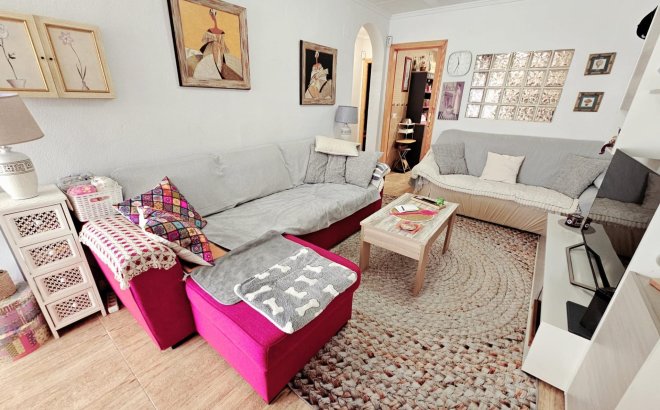 Resale - Bungalow -
Torrevieja - La Siesta - El Salado - Torreta