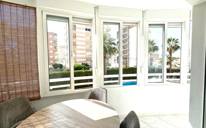 Revente - Appartement -
Torrevieja - Playa del Cura
