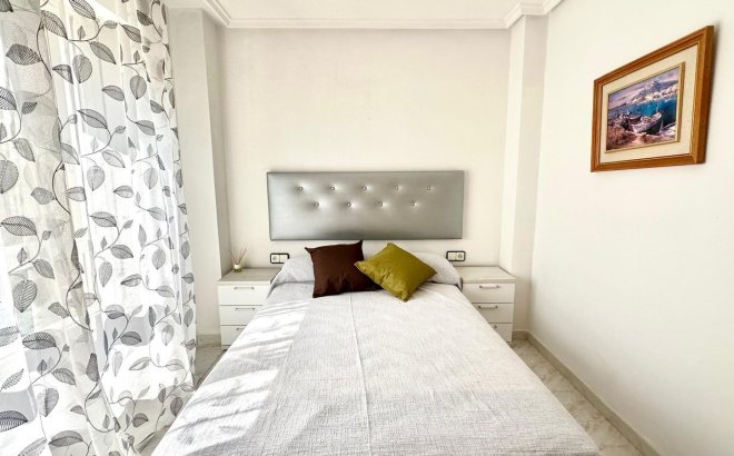 Revente - Appartement -
Torrevieja - Playa del Cura