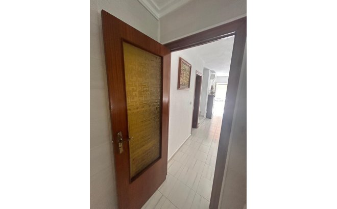 Resale - Town House -
Torrevieja - Centro