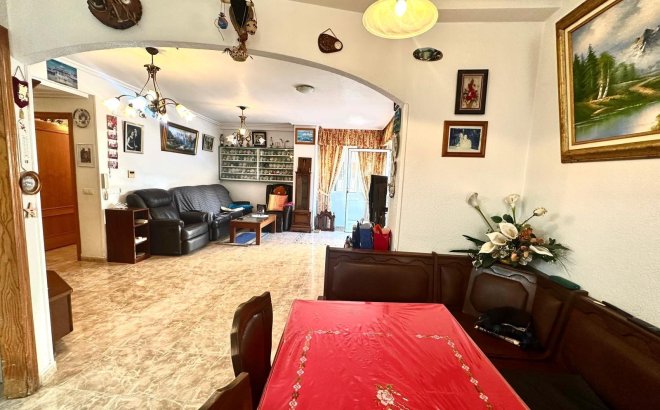 Herverkoop - Appartement -
Torrevieja - Playa del Cura