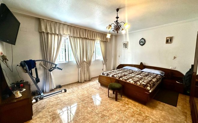 Herverkoop - Appartement -
Torrevieja - Playa del Cura