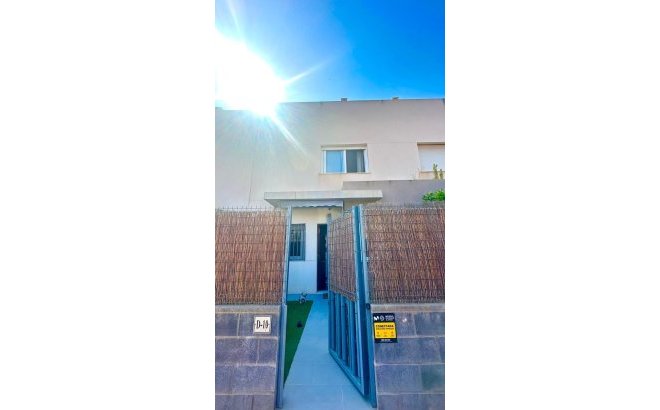 Herverkoop - Town House -
Torrevieja - Aguas Nuevas