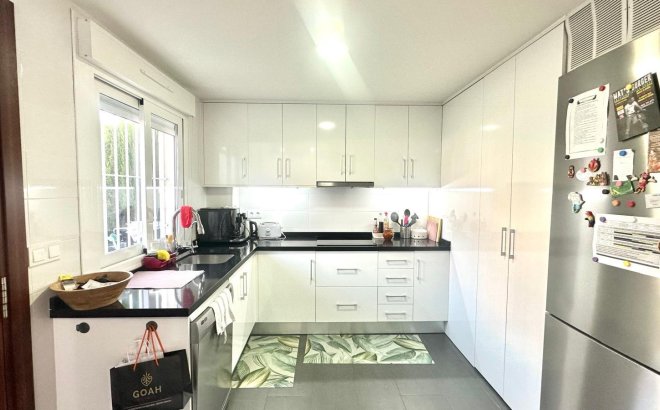 Herverkoop - Town House -
Torrevieja - Aguas Nuevas