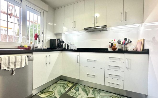 Herverkoop - Town House -
Torrevieja - Aguas Nuevas